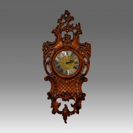 211/1 Orologio da parete in legno Intagliato finitura noce. 211/1 Orologio da parete in legno Intagliato finitura noce.